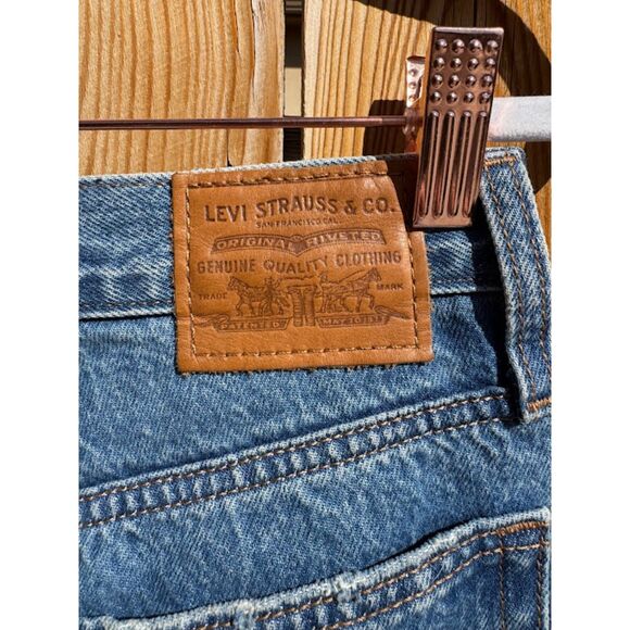 Levi's Premium Women's Dark Wash Quality Denim Paperbag Tapered Mom Jeans Sz 25 - Picture 6 of 6